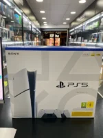 PlayStation 5 Slim 1TB con CD + 2 mandos