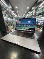 MacBook Air M2 8-CPU 8-GPU 8GB Ram 256GB 13"