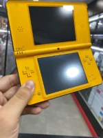 Nintendo DSI XL Amarillo
